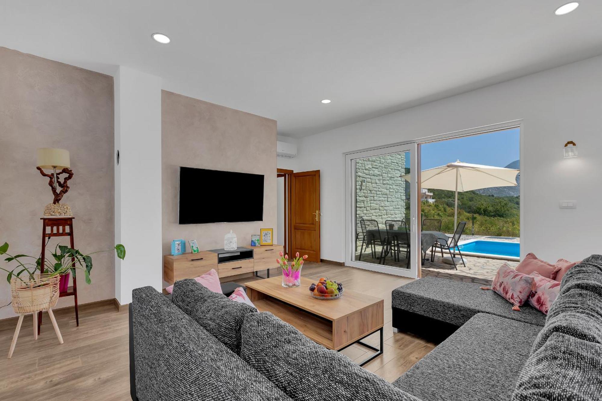 Charming Holiday Home Dolac In Rural Area With Pool Слиме Экстерьер фото